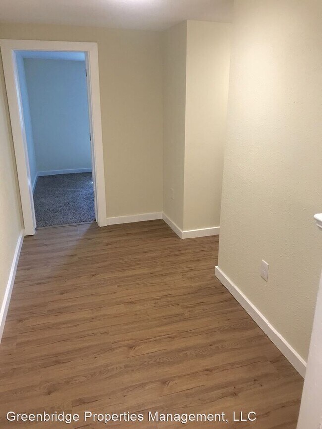 Building Photo - 4 br, 2 bath House - 4214 NE Highland Ct.