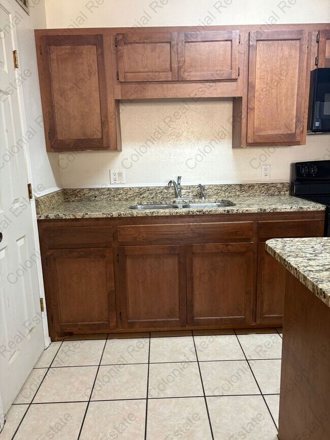 Building Photo - Cozy 1 Bedroom 1 bathroom Apartment For Rent