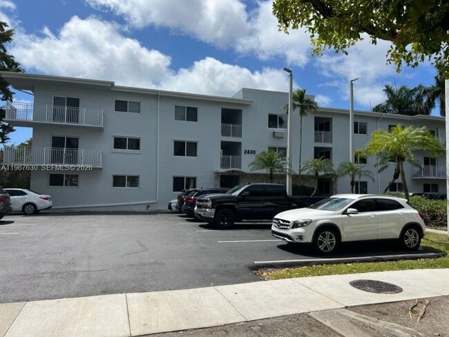 Building Photo - 2430 NE 135th St