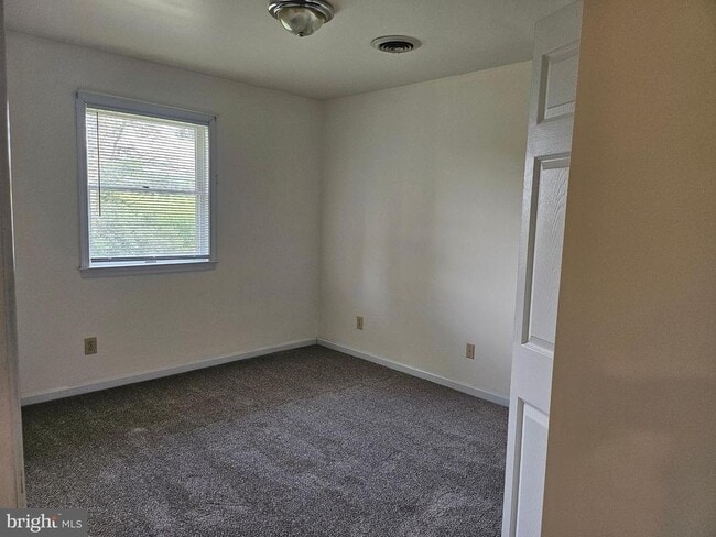 Building Photo - 14788 Sherwood Dr