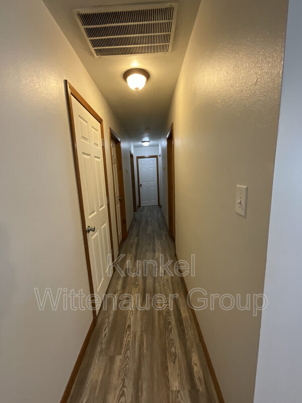 Building Photo - 203 Renee Dr