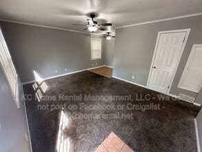 Building Photo - 8025 Park Ave