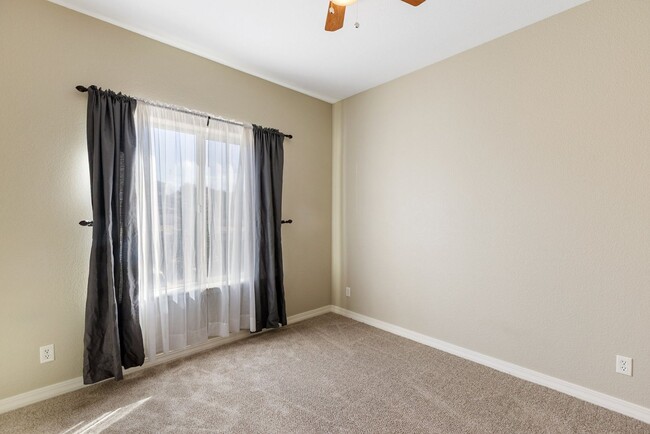 Building Photo - Immaculate 2 Bed 2 Bath Condo with Pikes Peak Views in D49!!!