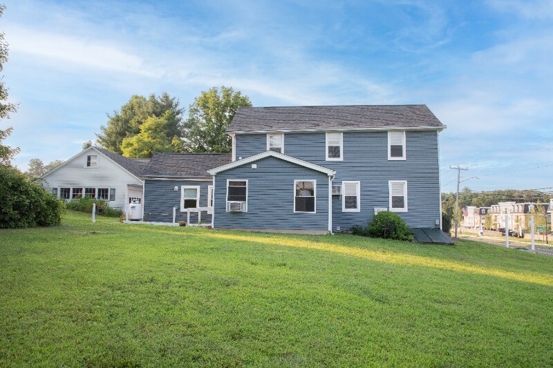 Building Photo - 281 Salmon Brook St