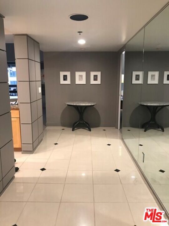 Building Photo - 10445 Wilshire Blvd