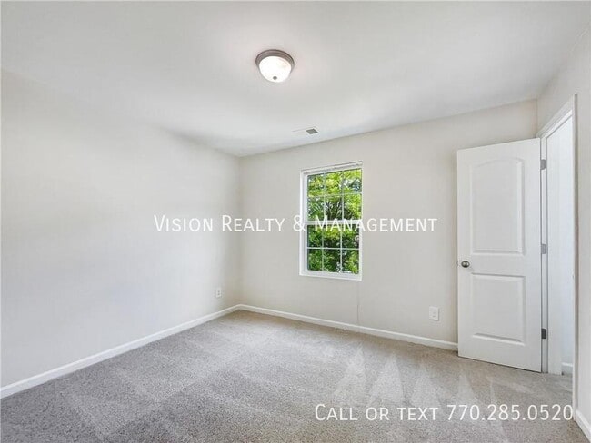 Building Photo - 745 Dot Dr