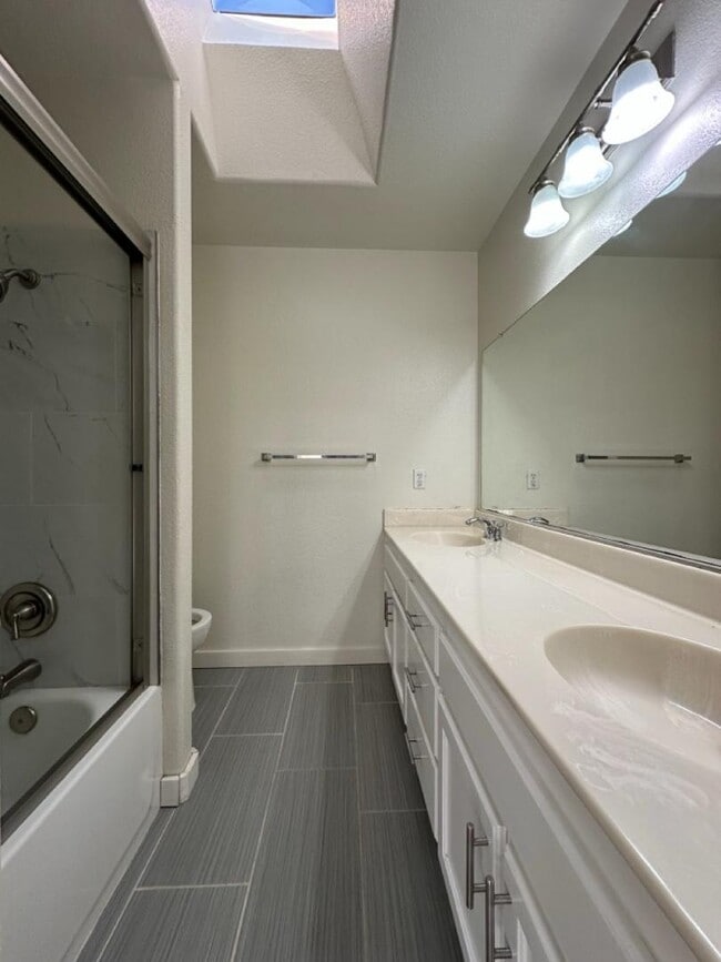 Building Photo - 39836 Potrero Dr