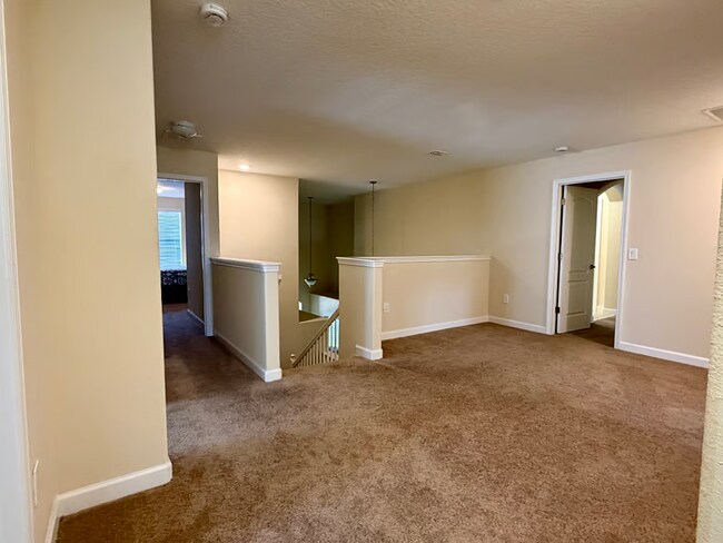 Building Photo - 3,261 SF Fully Furnished 5-Bed Gem | Just Bring Your Suitcase!