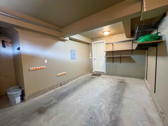 Building Photo - 2Bd/2.5Ba Seattle Townhouse