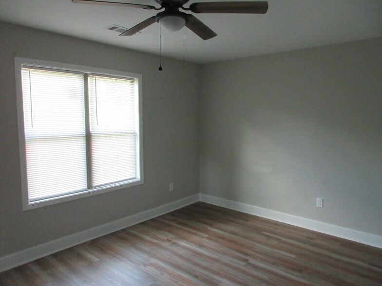 Master bedroom - 1503 S Bailey St