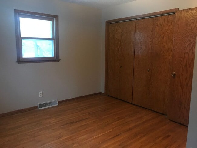 Building Photo - 3 Bedroom, 1.5 Bath - Single Family home in Baxter
