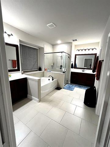 Building Photo - 2909 Parkwood Cir