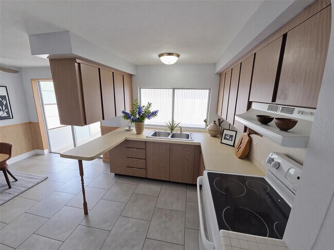 Building Photo - 3513 Westchester Dr