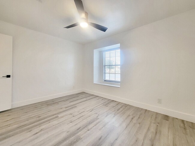 Building Photo - Beautiful 3 BR / 2 BA Home for Rent in Rou...