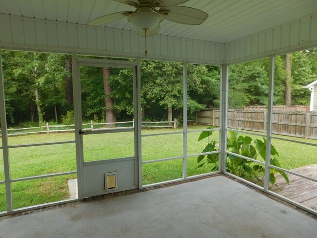 Building Photo - 408 Sweet Gum Way