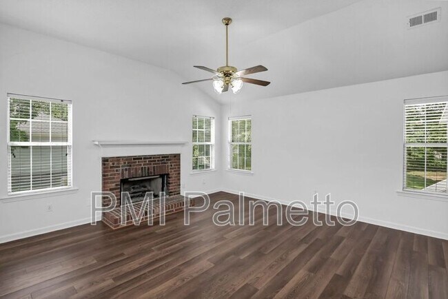 Building Photo - 212 Brookstone Way