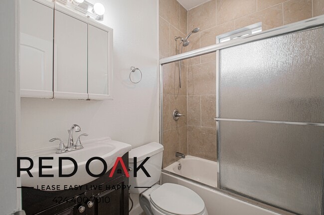 Building Photo - 1847 1/2 W Florence Ave