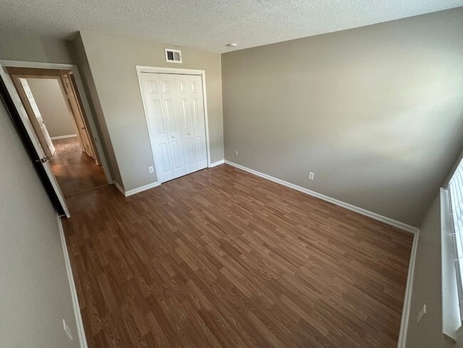 Building Photo - 4630 Woodside Dr
