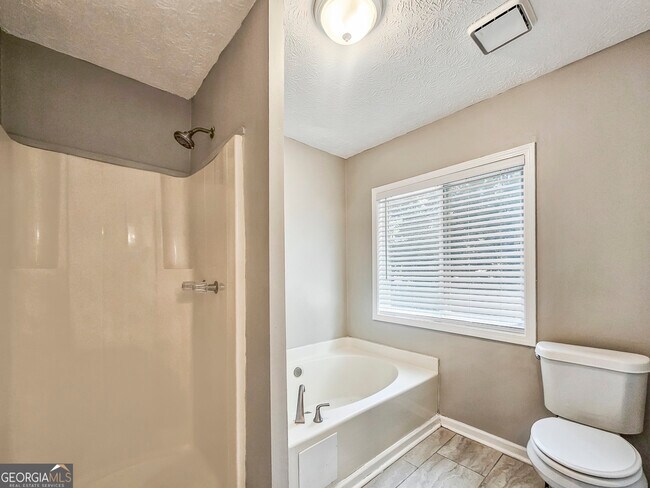 Building Photo - 768 Wilkes Dr