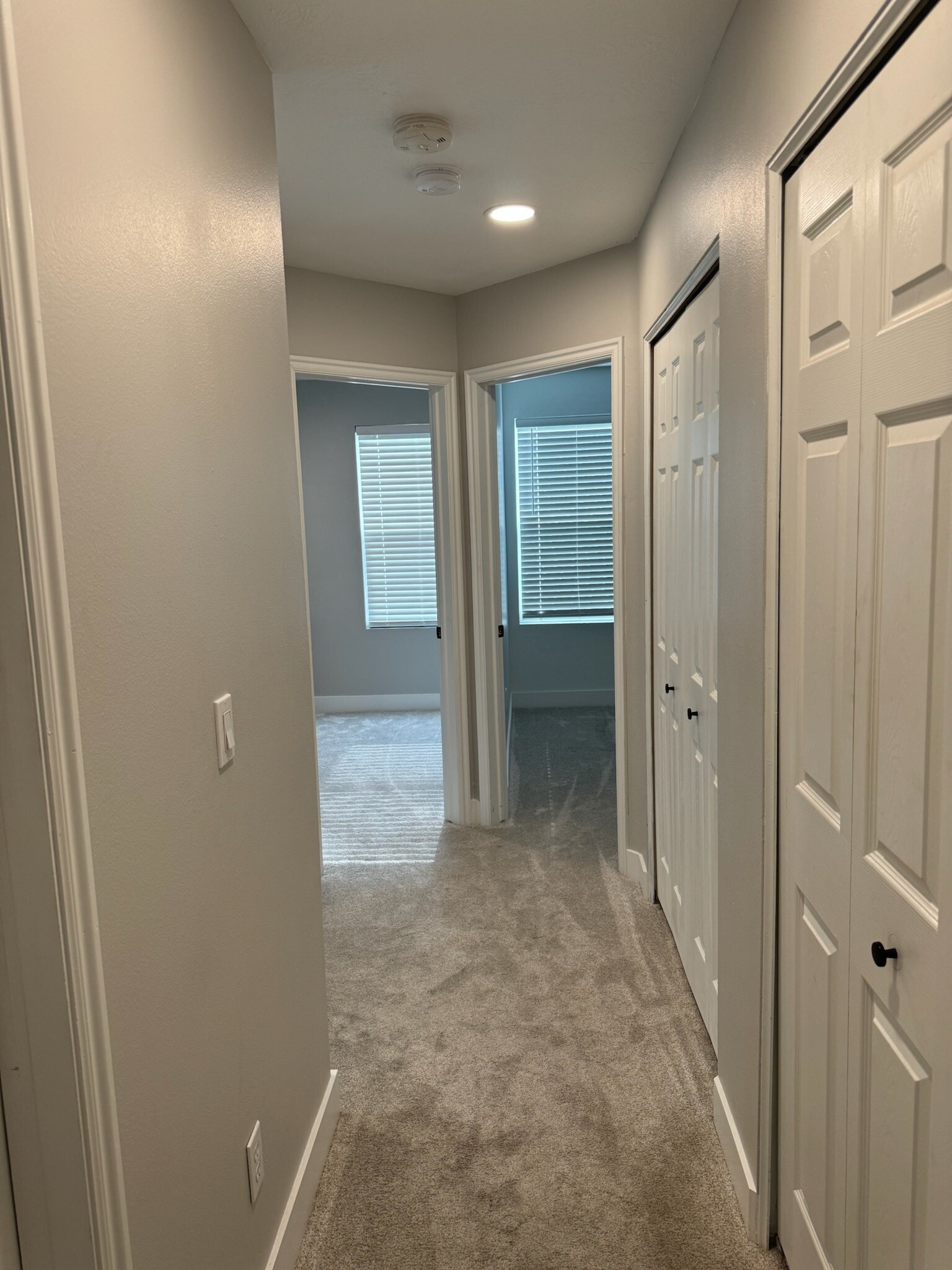 Building Photo - 14190 S Flowerfield Cir