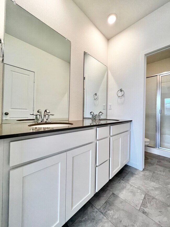 Building Photo - NEWER BUILD! 2 Bed 2 Bath Townhome in Timnath!