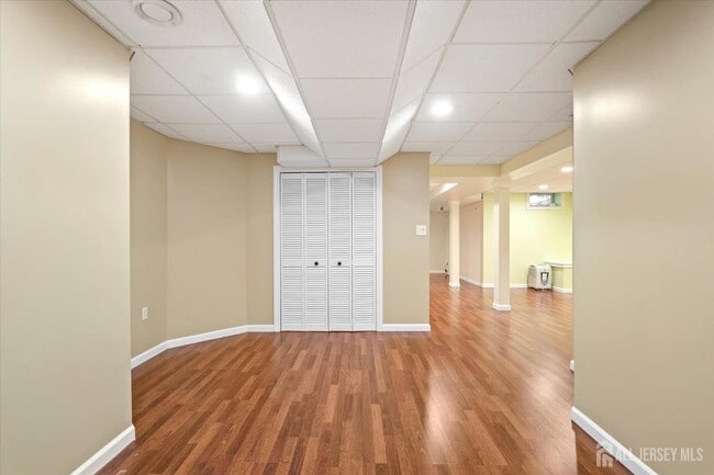 Building Photo - 80 Tennyson Rd