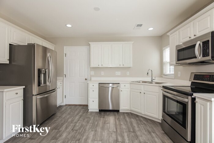 Building Photo - 2807 Cougar Hill Ct