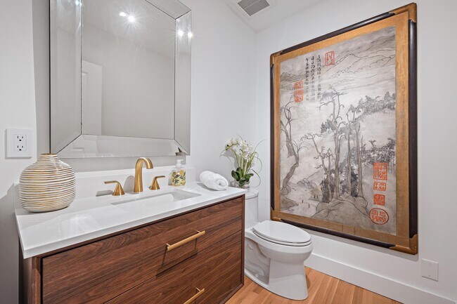 Building Photo - 306 Cordova Rd