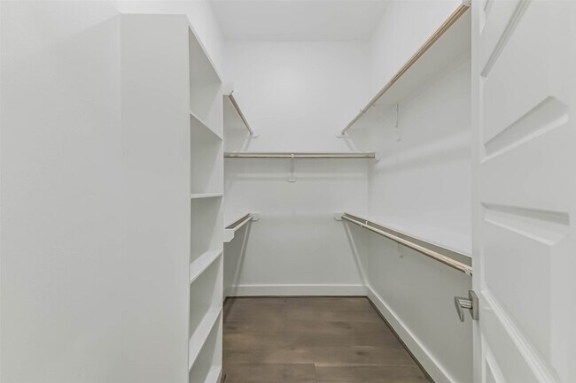 Building Photo - 308 Queen Sude Ln