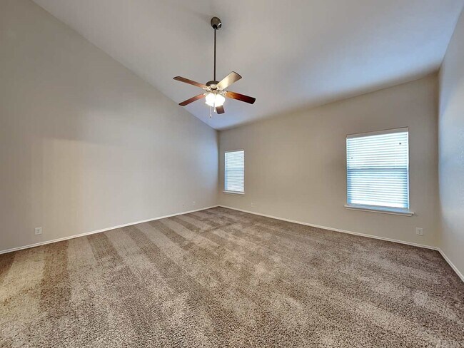 Building Photo - 114 Finch Knoll