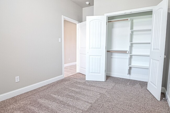 Building Photo - 6014 Sunrise Way