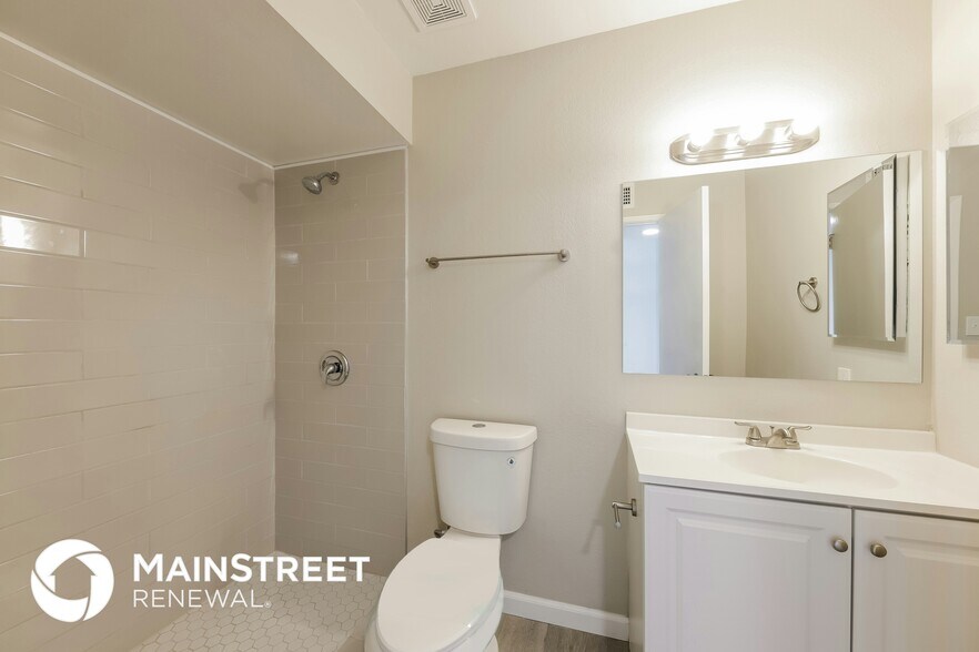 Building Photo - 3108 W McLellan Blvd