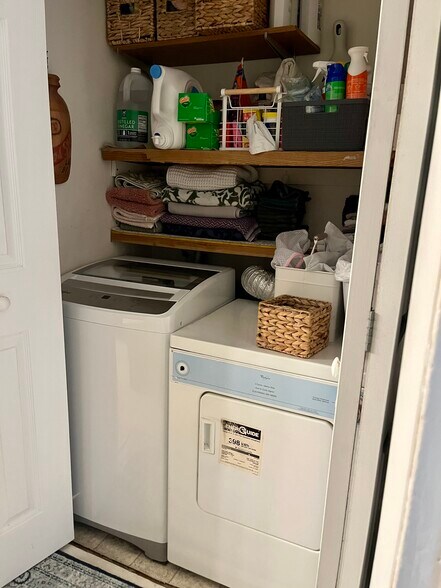 Building Photo - 28 Scarborough Ln