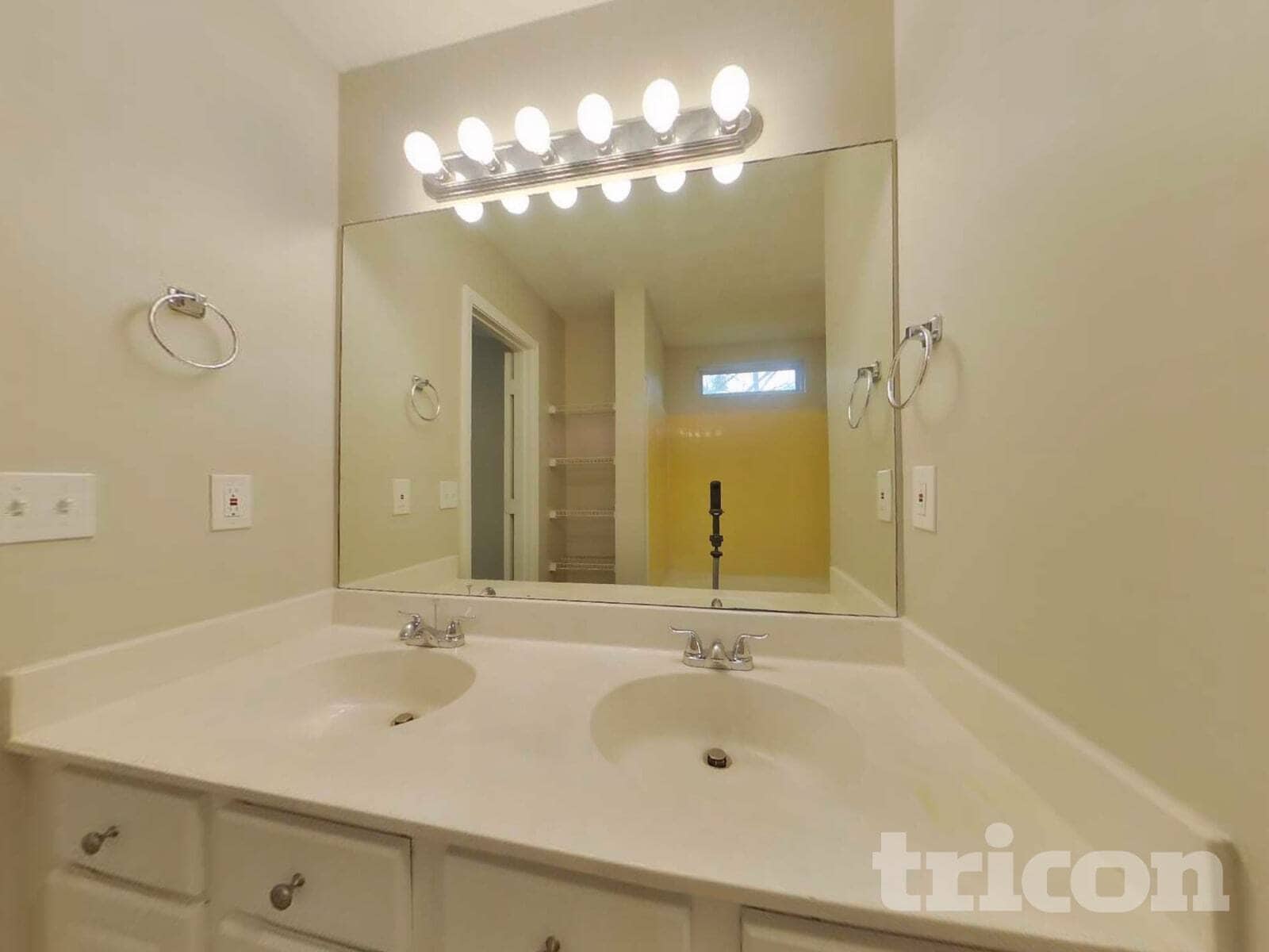 Building Photo - 5524 Somervale Ct