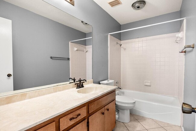 Building Photo - 16015 Stoneham Cir