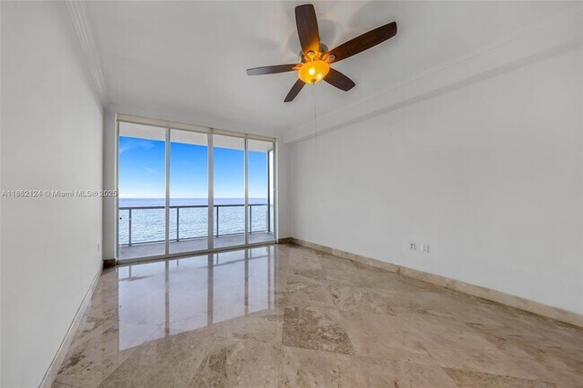 Building Photo - 704 N Ocean Blvd