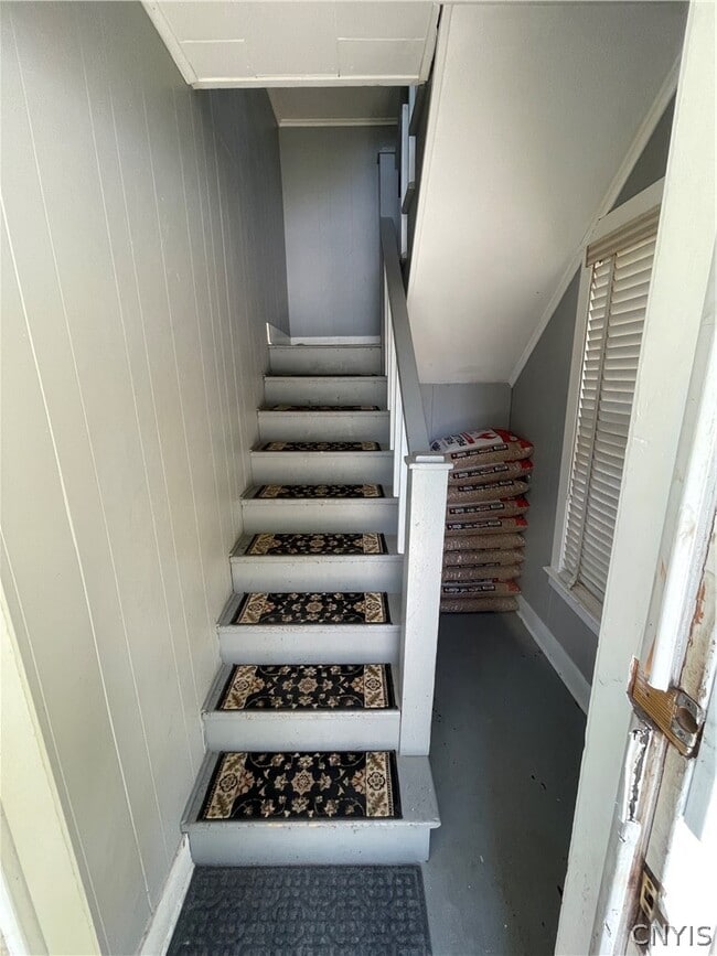 Building Photo - 47 Center St