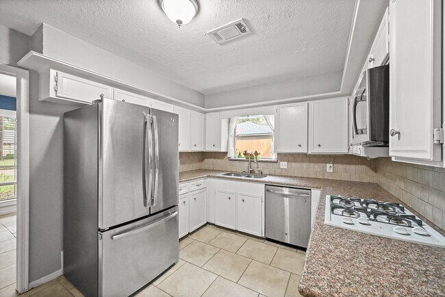 Building Photo - 7618 Fountaingrove Ln