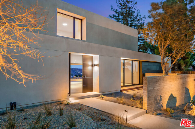 Building Photo - 1448 Stradella Rd