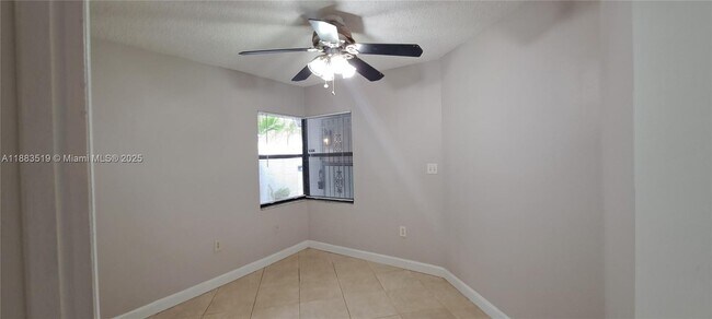 Building Photo - 2410 San Remo Cir