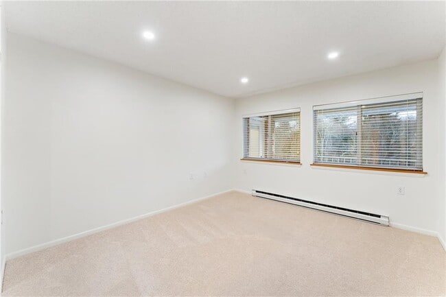 Building Photo - 30 Argyle Ave