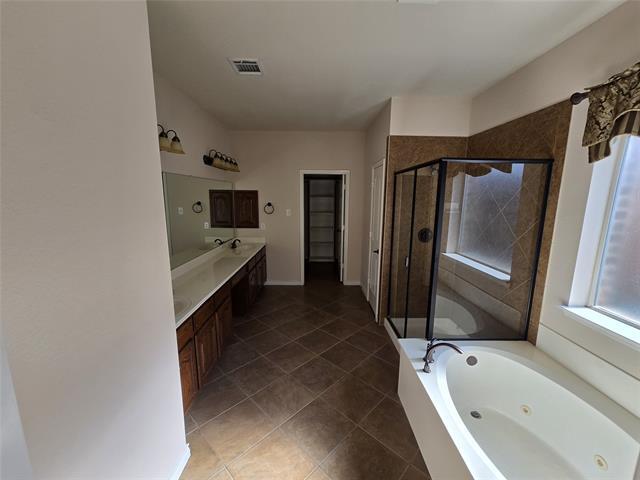Building Photo - 1437 Tudor Dr