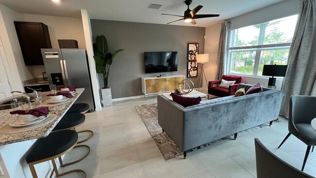 Building Photo - 560 Salisbury Cir