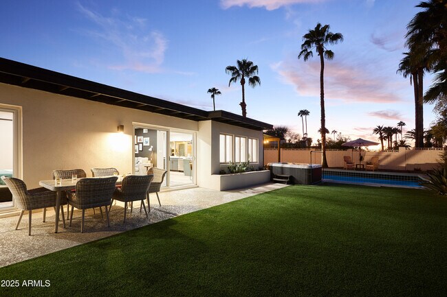 Building Photo - 6612 E Presidio Rd