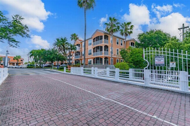 Building Photo - 5000 Culbreath Key Way