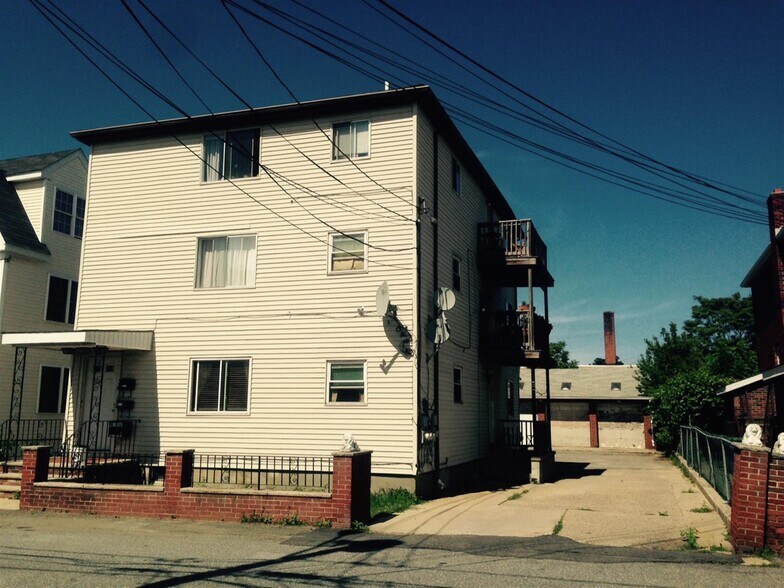 Building Photo - 30 Murdock St