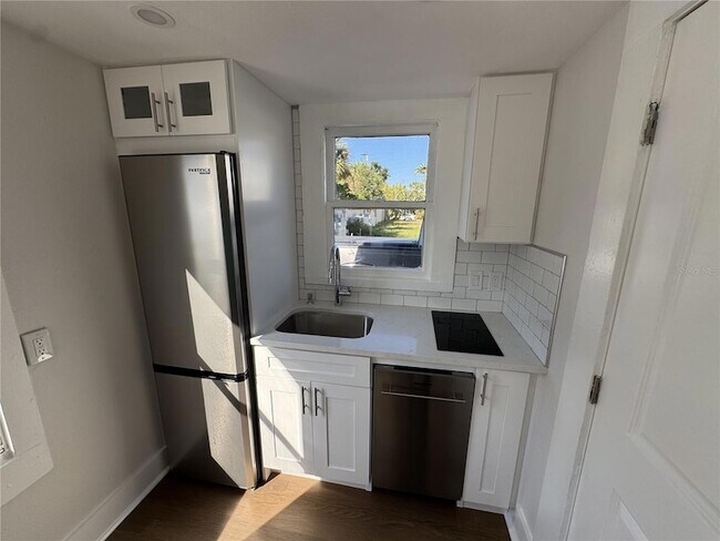 Building Photo - 333 9th Ave N