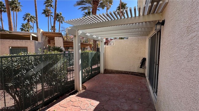 Building Photo - 5252 Island Chain Rd