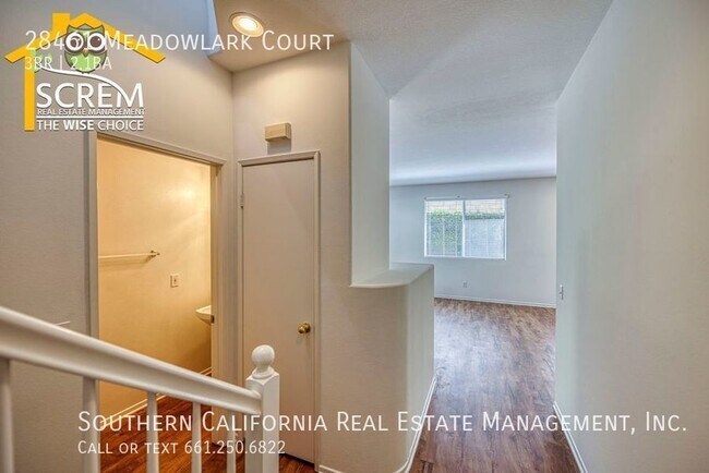 Building Photo - Three Bedroom Mayfair Home in Valencia