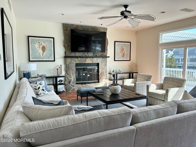 Building Photo - 206 Pointe Dr